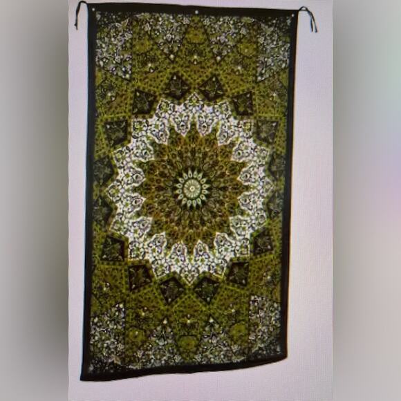 Green Cotton Screen Printed Tie Dye Tapestry Wall Hanging 82” L x 52” wide. - Picture 3 of 5
